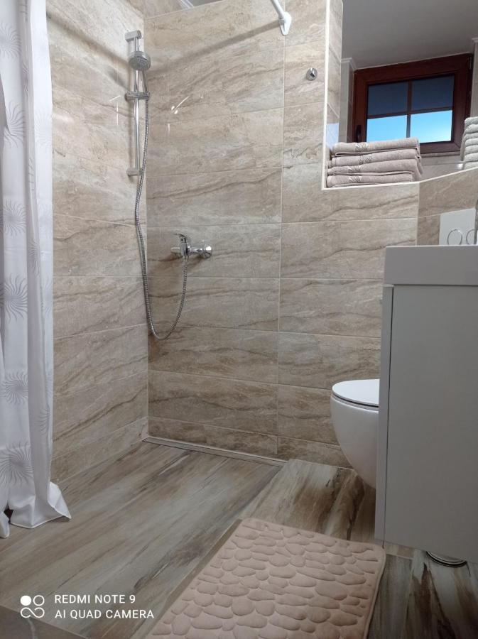 Zerko Holiday Home - Vineyard Chalet With Sauna And Jacuzzi Free Mirna Exterior foto