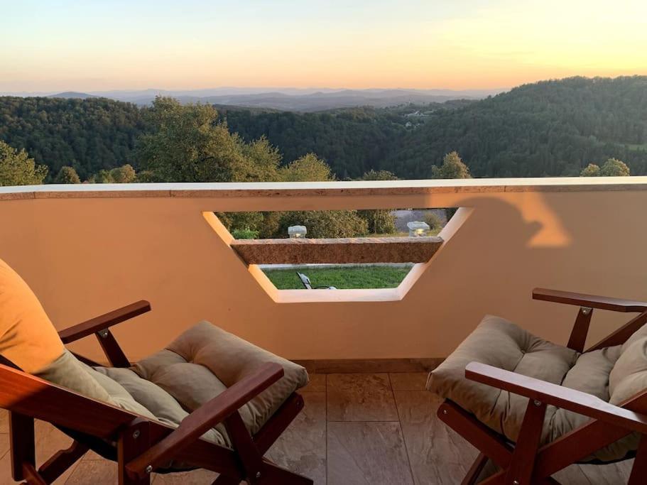 Zerko Holiday Home - Vineyard Chalet With Sauna And Jacuzzi Free Mirna Exterior foto