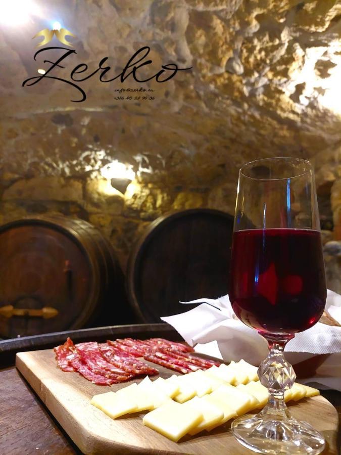 Zerko Holiday Home - Vineyard Chalet With Sauna And Jacuzzi Free Mirna Exterior foto