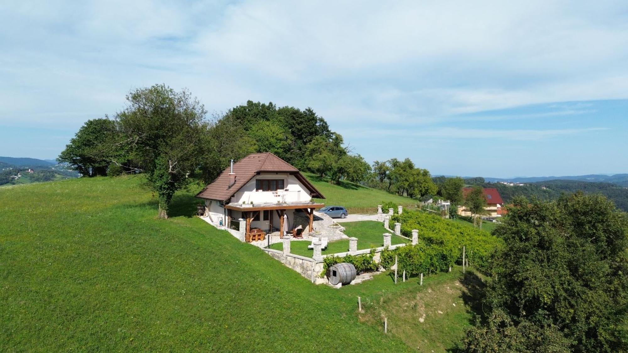 Zerko Holiday Home - Vineyard Chalet With Sauna And Jacuzzi Free Mirna Exterior foto